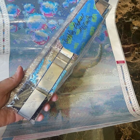 Elephant with Bubbles Diamond Painting Kit to be completed - Picture 5 of 9